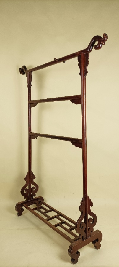 An antique Chinese hardwood clothing rack (6).jpg